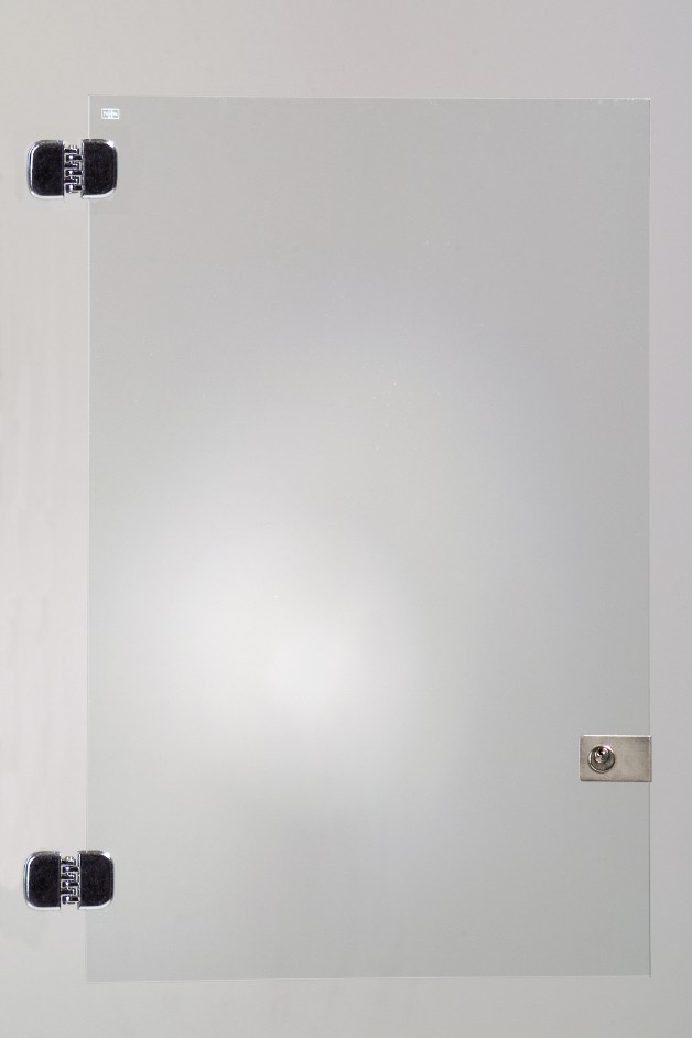 Tuere fuer 2 Faecher - mit Beschlaegen